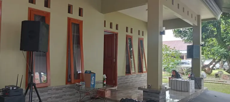 Speaker di teras rumah